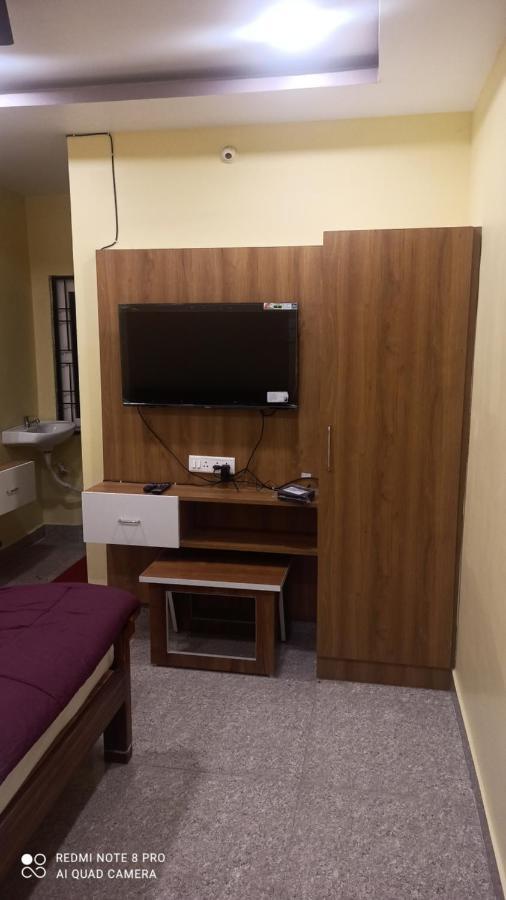 E Lodge Visakhapatnam Ngoại thất bức ảnh